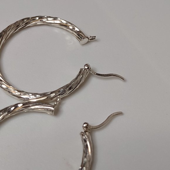 Cute Basic Lightweight 925 Sterling Silver Hoop Earrings - Picture 9 of 12